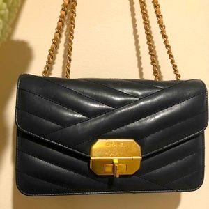 AUTHENTIC CHANEL BAG SMALL